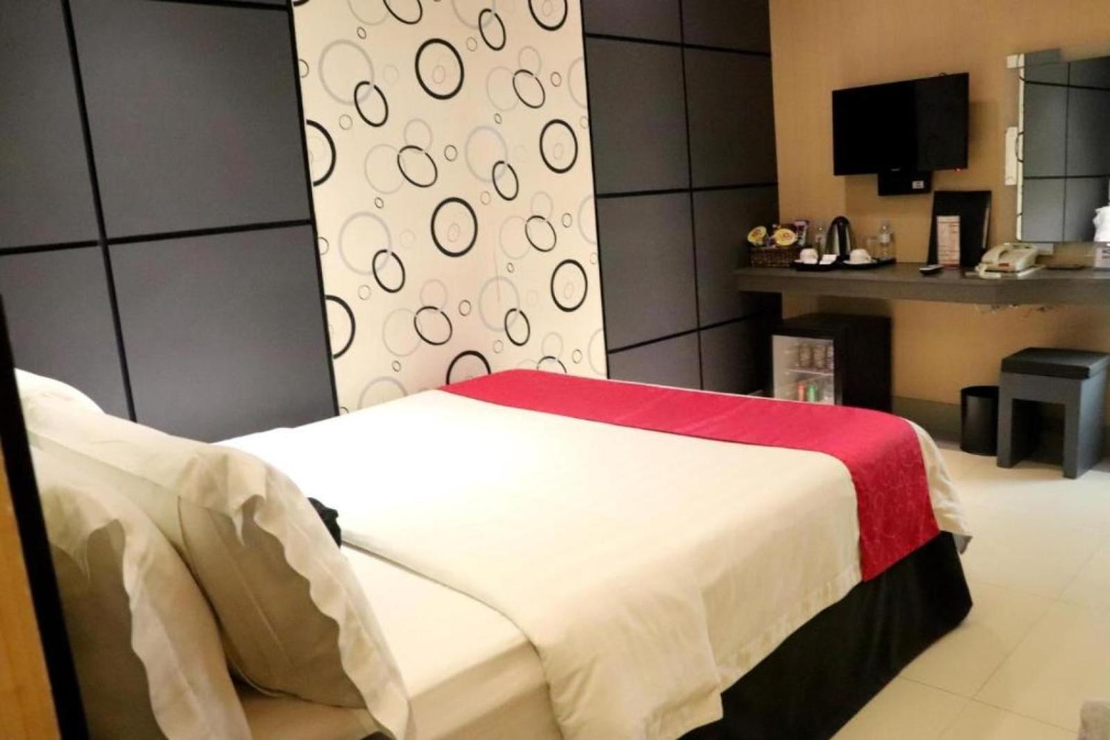 Eloisa Royal Suites Lapu-Lapu City Kültér fotó
