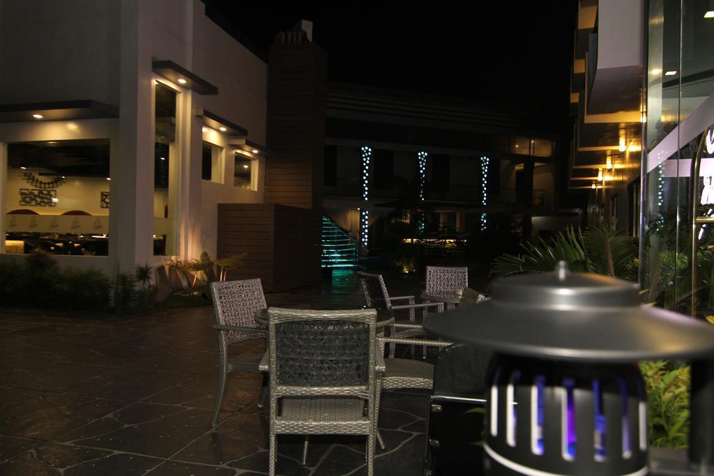 Eloisa Royal Suites Lapu-Lapu City Kültér fotó